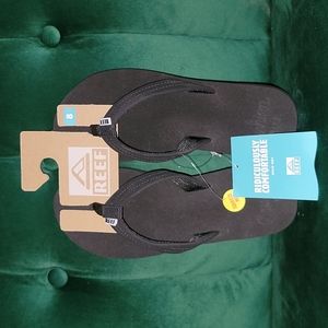 Reef Size 8 Black sandals